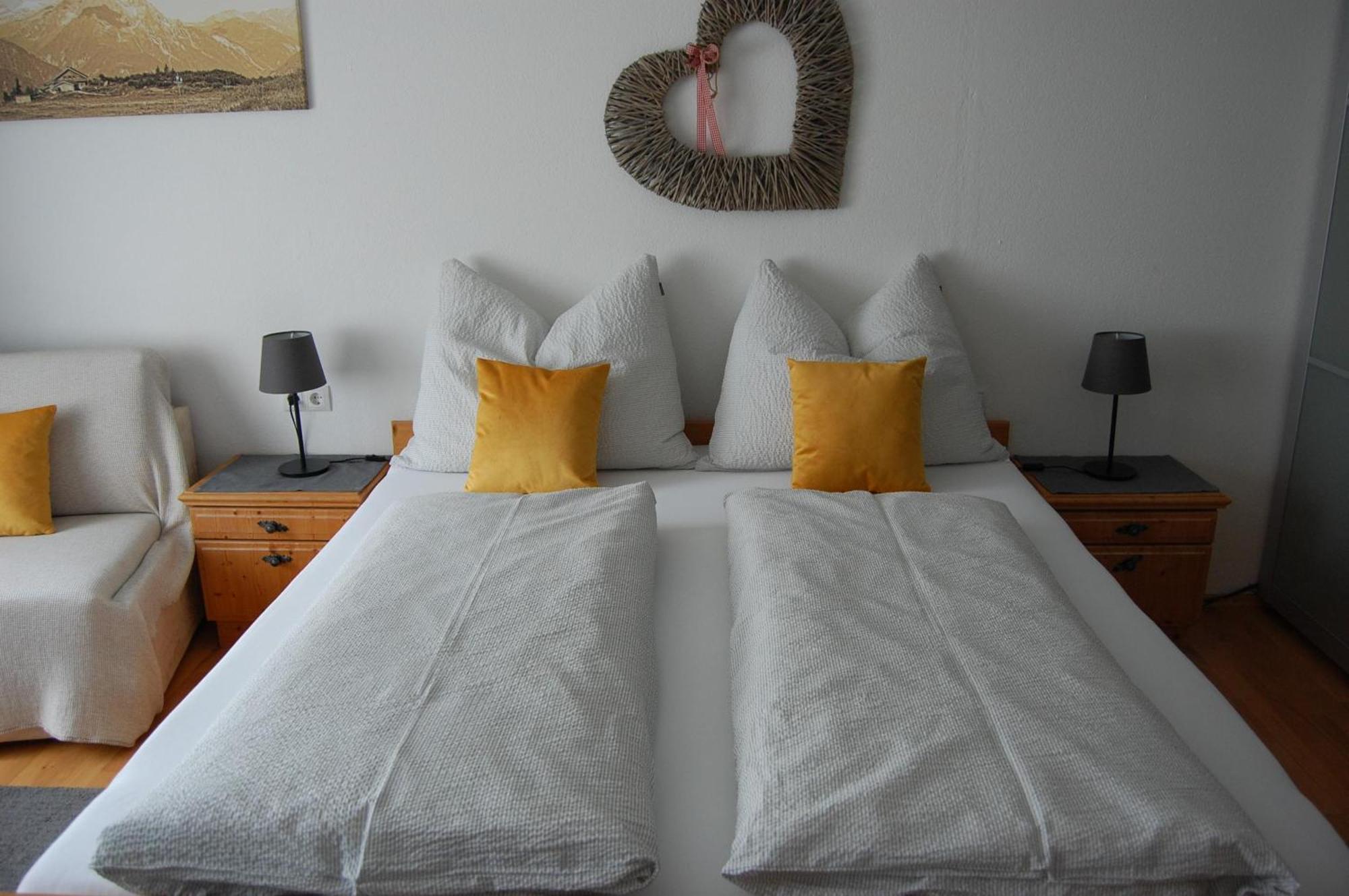 Haus Hager Bed & Breakfast Schlitters Exterior photo